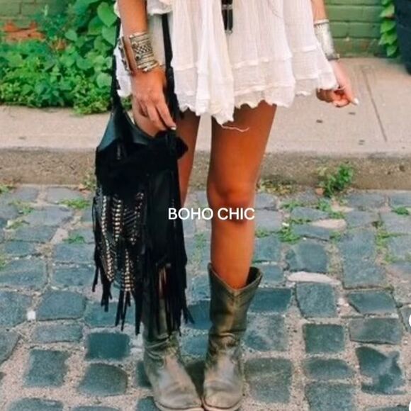 Minnetonka Black suede slouchy fringe zip up boots with Tassel bows - Like a New - Picture 11 of 12